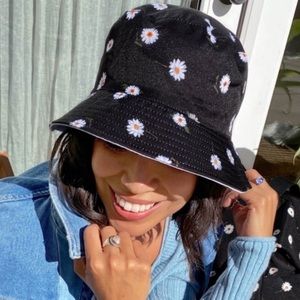 ALICE + OLIVIA Reversible Bucket Hat
